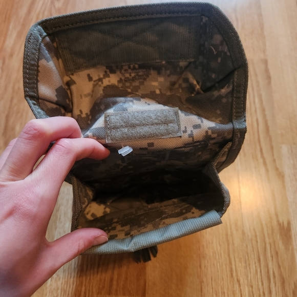 US Army Utility Medical/First Aid Pouch - Picture 4 of 6